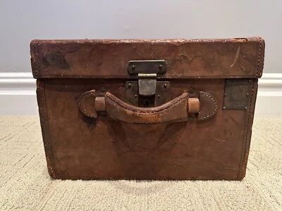 Auténtico sombrero vintage Goyard equipaje de cuero marrón con sombrero de copa antiguo Foto 1 de 4