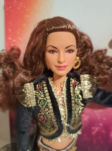 Mattel collector Barbie doll GLORIA ESTEFAN articulated COMPLETE no box - Bild 1 von 3