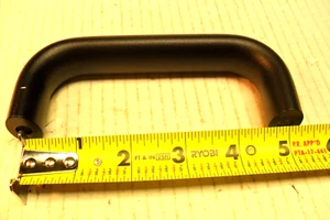 Industriegriff Aluminium 5" c/c - 5-5/8" Länge schwarz 5/16-18 Befestigungslöcher - Bild 1 von 4