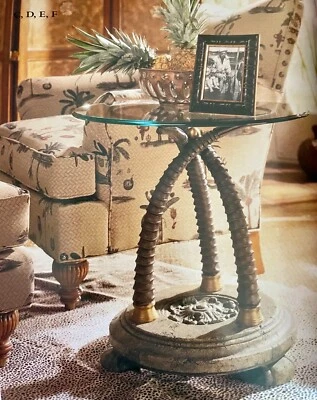 Mesa de acento para coleccionistas Thomasville Furniture Ernest Hemingway Masai Foto 1 de 4