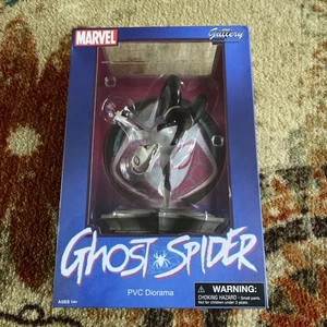 Diamond Marvel Gallery Diorama PVC Ghost Spider - Bild 1 von 6
