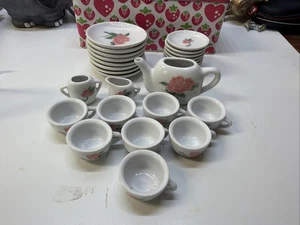 27 Piece Frenzy Toys Tea Set - Picture 1 of 7