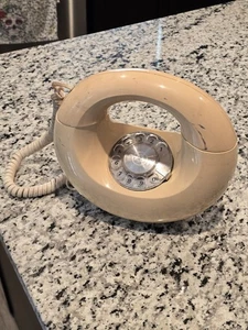Vintage Sculptura rundes Donut Drehtelefon hellbraun. Western Electric. Gut  - Bild 1 von 8