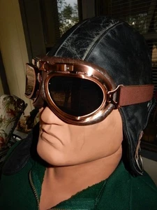 Flieger-/Motorradmütze aus Leder mit Retrobrille - Bild 1 von 7