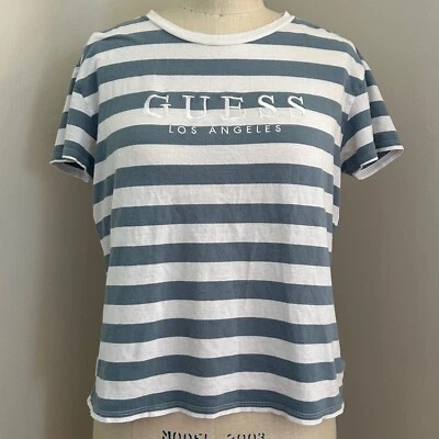 Camiseta Vintage Y2K Guess Jeans Los Angeles Verde Blanco Rayas Talla Pequeña Foto 1 de 4
