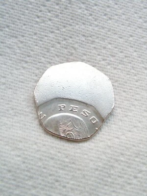 10 PESO MIGUEL HIDALGO 1974-1985  ERROR COIN  FROM MEXICO. NO DATE - Image 1 of 3