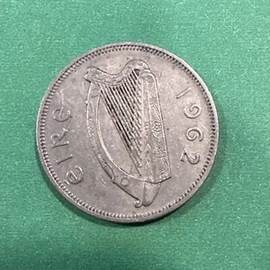 1962 Ireland Two Shilling Irish Florin Coin Old 2s - Picture 1 of 2