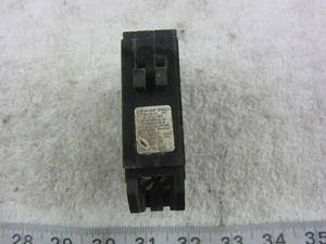 Disyuntor tándem Square D HOMT2020 2P 20A 120V, usado - Imagen 1 de 2