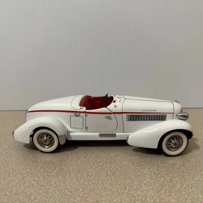 Винтажная литая модель кабриолета Franklin Mint 1:24 1935 Auburn 851 Speedster - Изображение 1 из 4