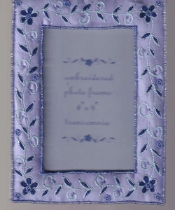 VINTAGE CLOTH EMBROIDERED BEAD FRAME 6 X 4 LILAC & BLUE INDIA (1E} - Picture 1 of 3
