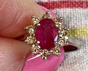Beautiful 18ct White Gold Diamond and Ruby Cluster - Ring Size N1/2 - Picture 1 of 18