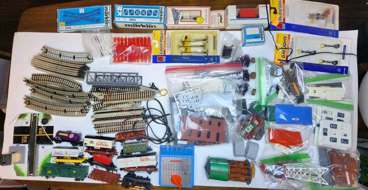 Märklin HO with Vintage Model Railroad Starter Sets & Packs Märklin HO with Vintage Model Railroad Starter Sets & Packs