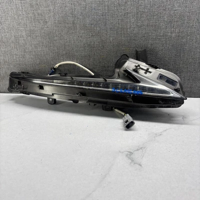 Luz antiniebla lateral derecha Lexus IS300 2014 2015 2016, IS350, IS200t OEM usada Foto 1 de 4