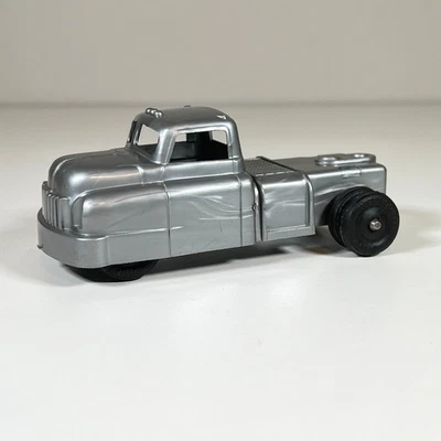 Vintage Wyandotte Silver Plastic Tractor Cab USA Postwar 1950s Toy Truck - Image 1 of 4