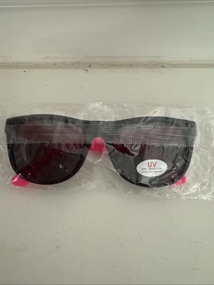 Vineyard Vines  New  Hot Pink/Black Impact Resistant Sunglasses Super Dark Lens - Image 1 of 3