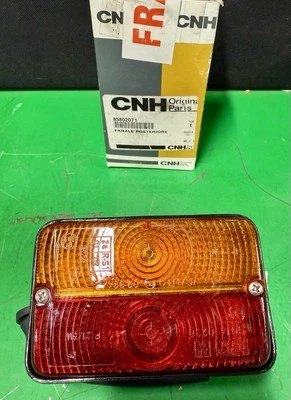 CASE NEW HOLLAND CNH 85802071 TAIL LIGHT🚜FREE SHIPPING🚜 - Image 1 of 4