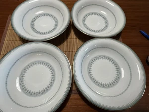 NORITAKE China MAYA 6213 SOUP BOWLS 7 1/4" Gold Trim Set of 4 Made in Japan - Picture 1 of 3
