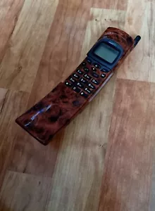 Nokia 8110 Kult NHE-6BX in Wurzelholz Edition mit original BLJ-5 Buckel ! - Bild 1 von 4