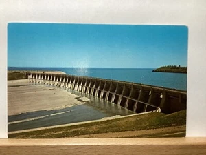 Garrison Dam Spillway: Riverdale, ND - Vintage  Postcard - Picture 1 of 3