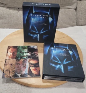 The Dark Knight Trilogy Limited Edition Gift Set - Bonus Content DVDs & Booklet - Picture 1 of 7