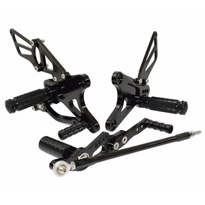 Kit de reposapiés ajustables negros para Yamaha YZF R1 2009-2014 RN22 - Imagen 1 de 6