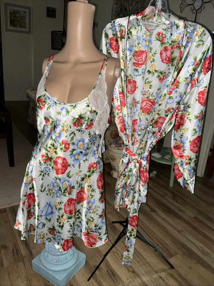 Victoria's Secret Robe Lingerie Set Women's Sz: S Floral Satin Lace Vintage 90s - Image 1 of 4