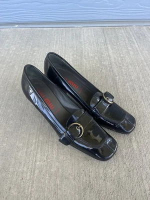 Zapatos de salón mocasines de charol Miu con hebilla de tacón bloque talla 39 hechos en Italia  Foto 1 de 4