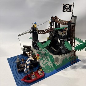 LEGO Pirates Rock Island Refuge (6273) 99% Great Condition