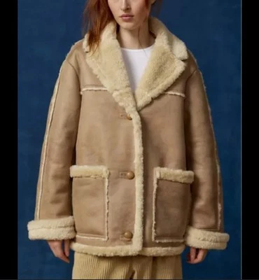 Casaco feminino BDG Spencer falso shearling tamanho pequeno Urban Outfitters - Imagem 1 de 4