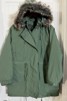 Abrigo de invierno con capucha con ribete de piel sintética verde oliva Woman Within talla grande 18/20 Foto 1 de 2