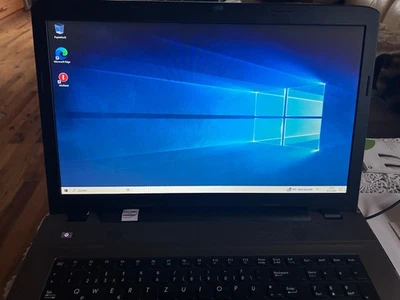 Laptop Medion Akoya 17" mit 2 Betriebssystemen+1000Gb Festplatte  - Bild 1 von 4