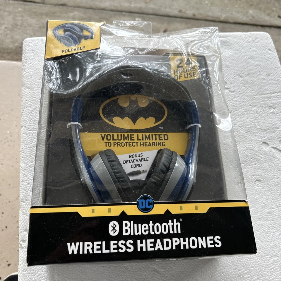 eKids Batman Bluetooth Foldable Wireless Headphones Microphone/ GRAY (USED) - Image 1 of 1