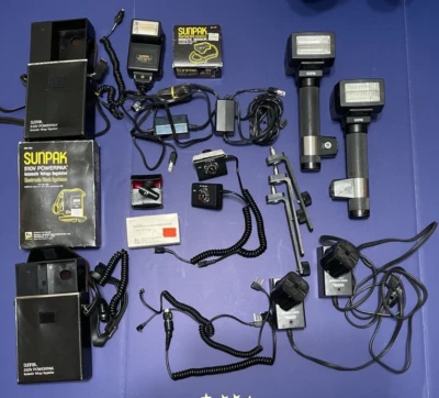 SUNPAK 611 Auto Thyristor Flash 📸 Bundled, 510V, 611, 422+MUCH MORE SUPER SALE - Image 1 of 4