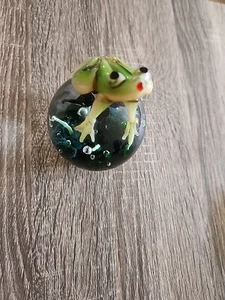 Dynasty Gallery Art Glass Paperweight Applied Frog Swimming Tadpoles China - Picture 1 of 7