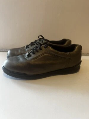 HUSH PUPPIES 女式 6.5 W 码舒适懒人鞋网球鞋运动鞋 — 第 1/4 张图片