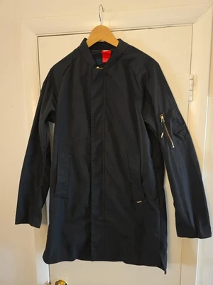 Chaqueta de fútbol Nike Vitoria F.C negra para hombre talla pequeña larga cremallera completa lluvia  Foto 1 de 4