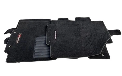 Conjunto de tapetes de assoalho preto 2013-2020 Nissan Pathfinder - Imagem 1 de 4