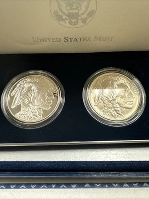 2001 AMERICAN BUFFALO COMMEMORATIVE SILVER DOLLAR SET PROOF & UNCIRCULATED COINS - Image 1 of 4