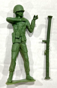 Toy Soldier/Bazooka - Vintage (60s) - Green Plastic - MPC Battling Buddies - 5" - Picture 1 of 1