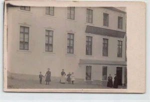 Belgique - FOLX-LES-CAVES (Br. W.) Maion Veuve Vlemincx-Jamart - CARTE PHOTO - Picture 1 of 2