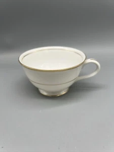 Cherry China Made in Japan tea cup White Gold Bands & Trim - Foto 1 di 5