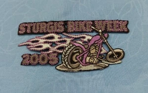 RARO PARCHE DE MOTOCICLETA STURGIS 2005 FLAMING TOTALMENTE NUEVO STOCK ANTIGUO - Imagen 1 de 3