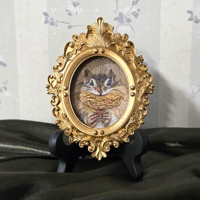 Linda pintura de cacahuete relleno ardilla original con soporte de exhibición dorado vintage Foto 1 de 4