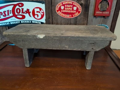 Taburete/banco de madera primitivo hecho a mano pequeña casa de campo 18" x 6 1/4" x 6 1/2" Foto 1 de 4
