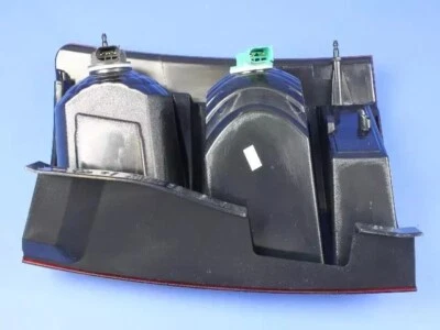 Conjunto de lámpara trasera genuina Mopar 2008-2010 Chrysler Town & Country 5113201AB Foto 1 de 4