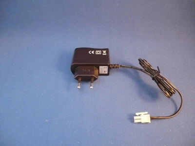 Ladegerät für NiMH/NiCd Akkus 6 bis 7,2 Volt mit TAMIYA-Mini-Stecker !!! - Bild 1 von 3