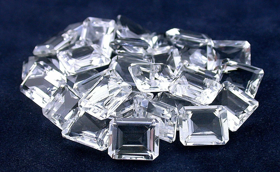 UNA PIEDRA PRECIOSA DE TOPACIO BLANCO NATURAL CORTE ESMERALDA 12x10 12 mm x 10 mm EBS631 Foto 1 de 1