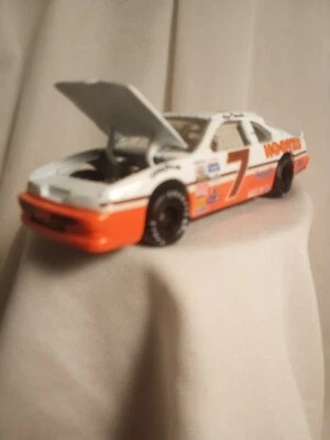alan kulwicki diecast escala 1/64 nuevo suelto  Foto 1 de 4