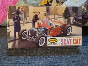 Vintage 1963 Aurora 1/32 The Scat Cat 1934 Ford-Rolls Hot Rod kit - Picture 1 of 9