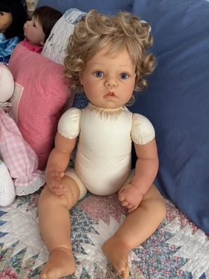 Lee Middleton doll.  Goldilocks - Image 1 of 4